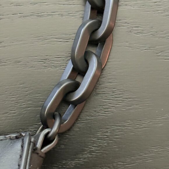 Simply Vera/Vera Wang Mini Barrel Crossbody Black EUC - Picture 6 of 8